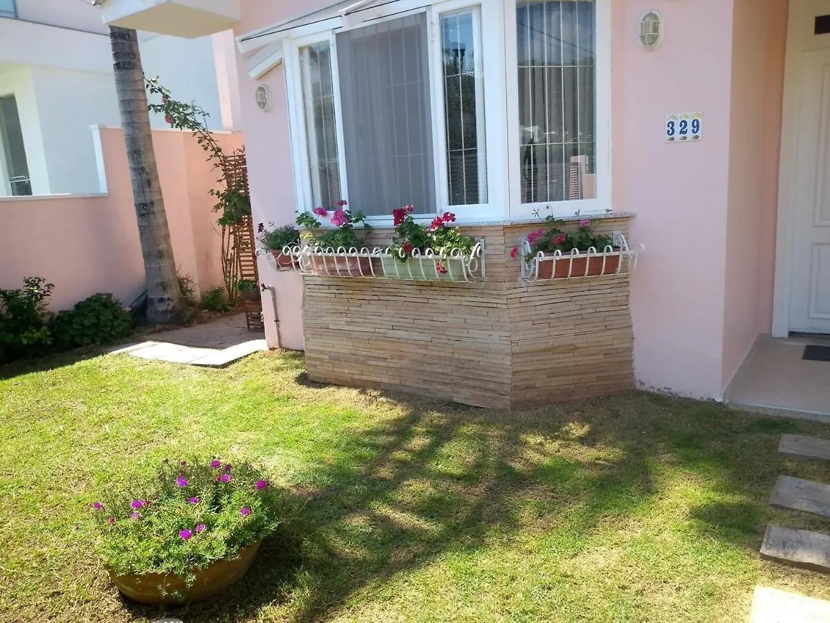 Linda Casa 4 Quartos 500M Da Praia Dos Ingleses Florianópolis 0*,  Brazília